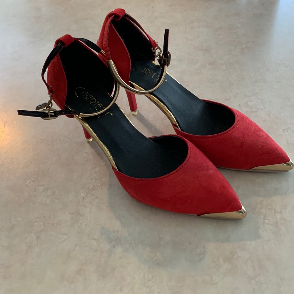 Carriexi strappy heels EUC